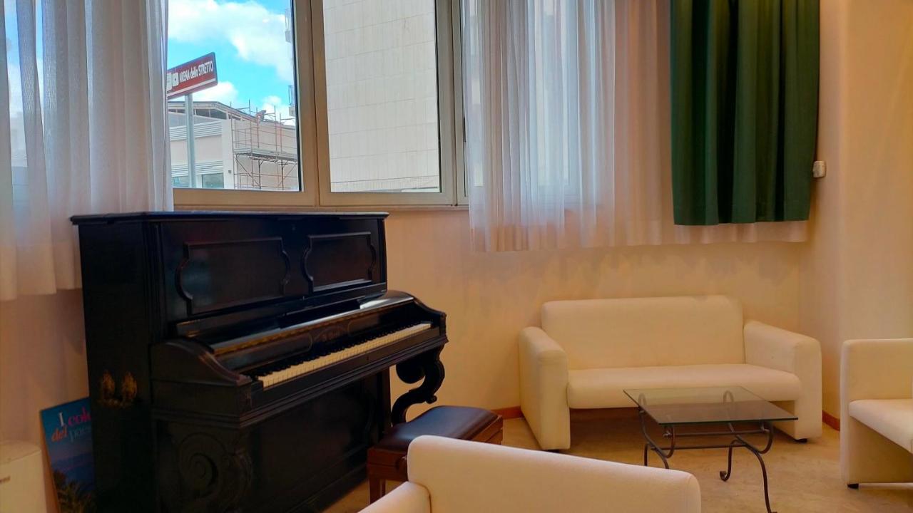 רג'יו די קאלאבריה Hotel Palace Masoanri'S מראה חיצוני תמונה
