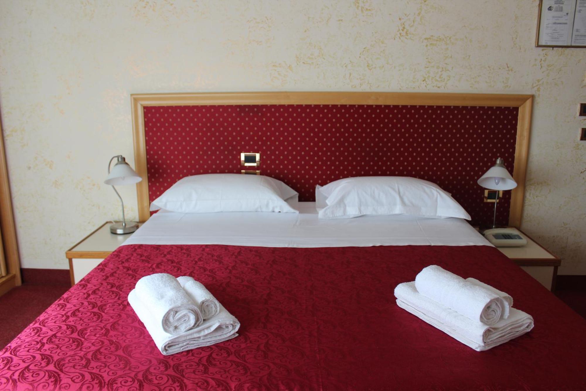 רג'יו די קאלאבריה Hotel Palace Masoanri'S מראה חיצוני תמונה