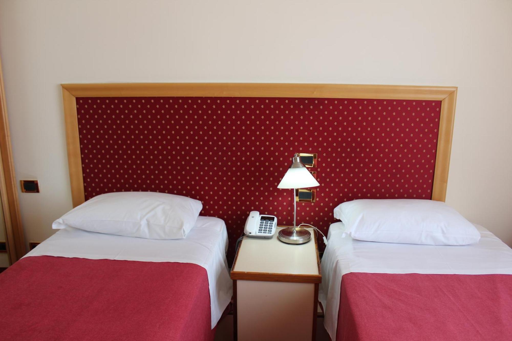 רג'יו די קאלאבריה Hotel Palace Masoanri'S מראה חיצוני תמונה