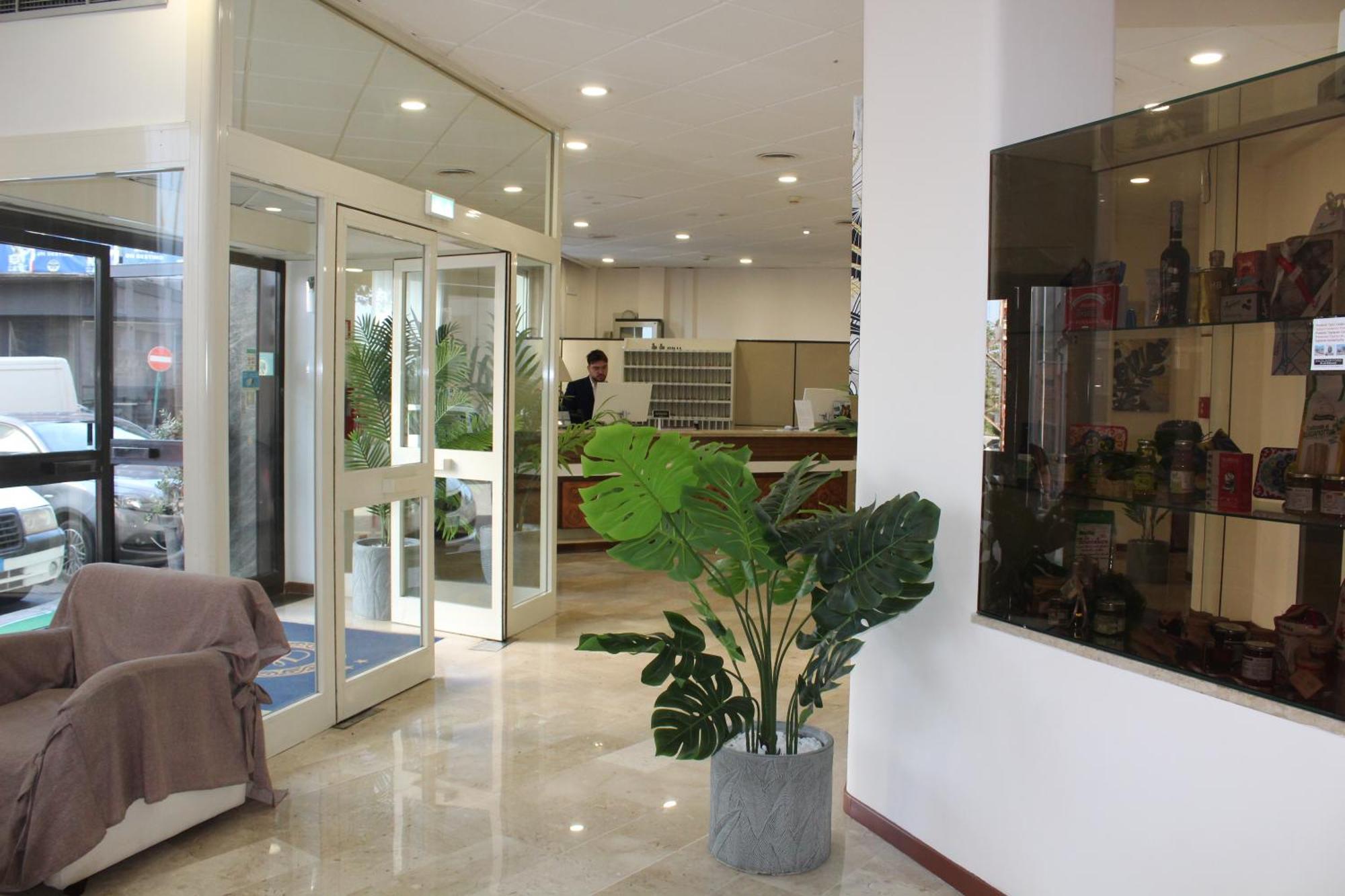 רג'יו די קאלאבריה Hotel Palace Masoanri'S מראה חיצוני תמונה