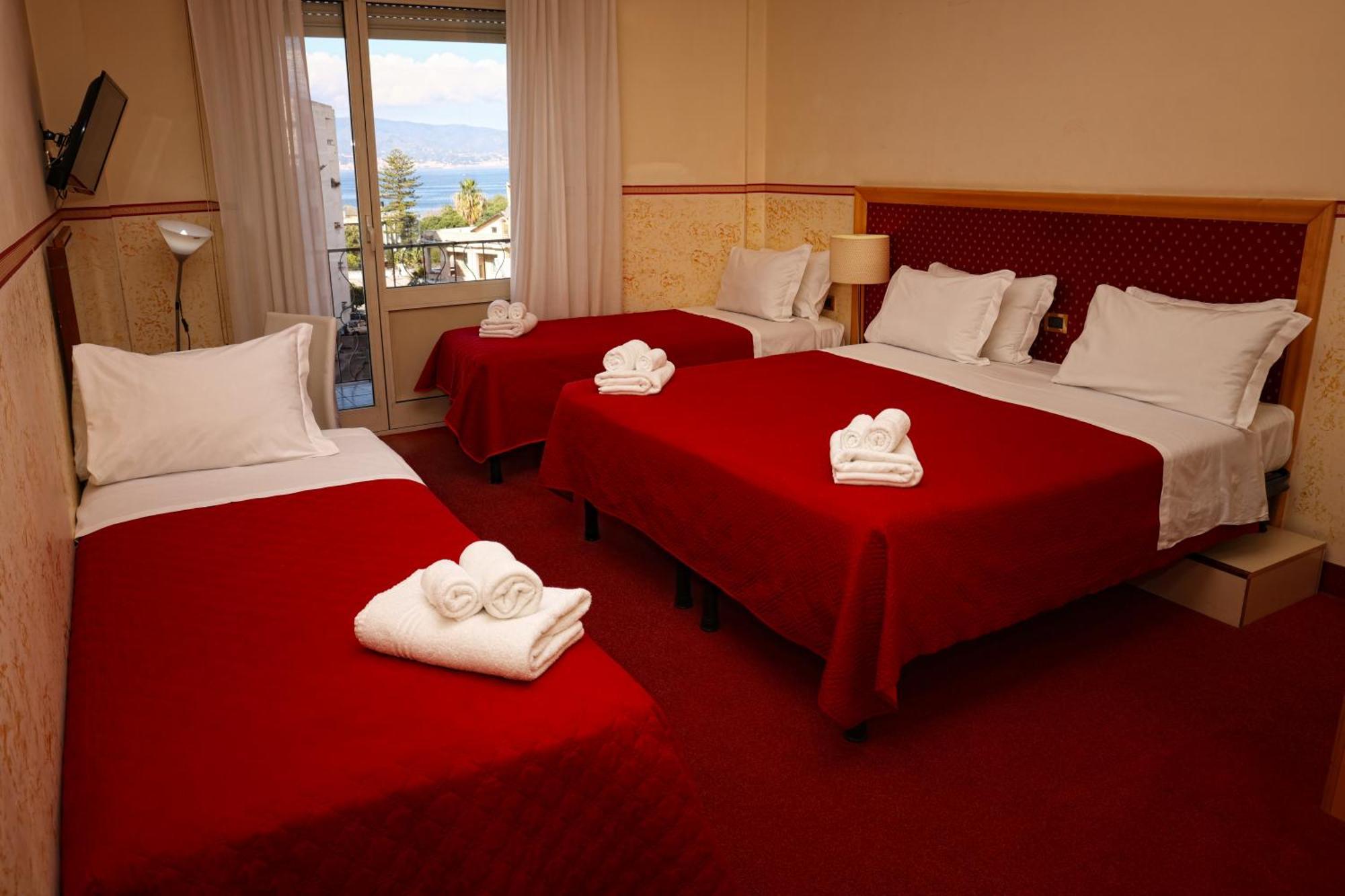רג'יו די קאלאבריה Hotel Palace Masoanri'S מראה חיצוני תמונה