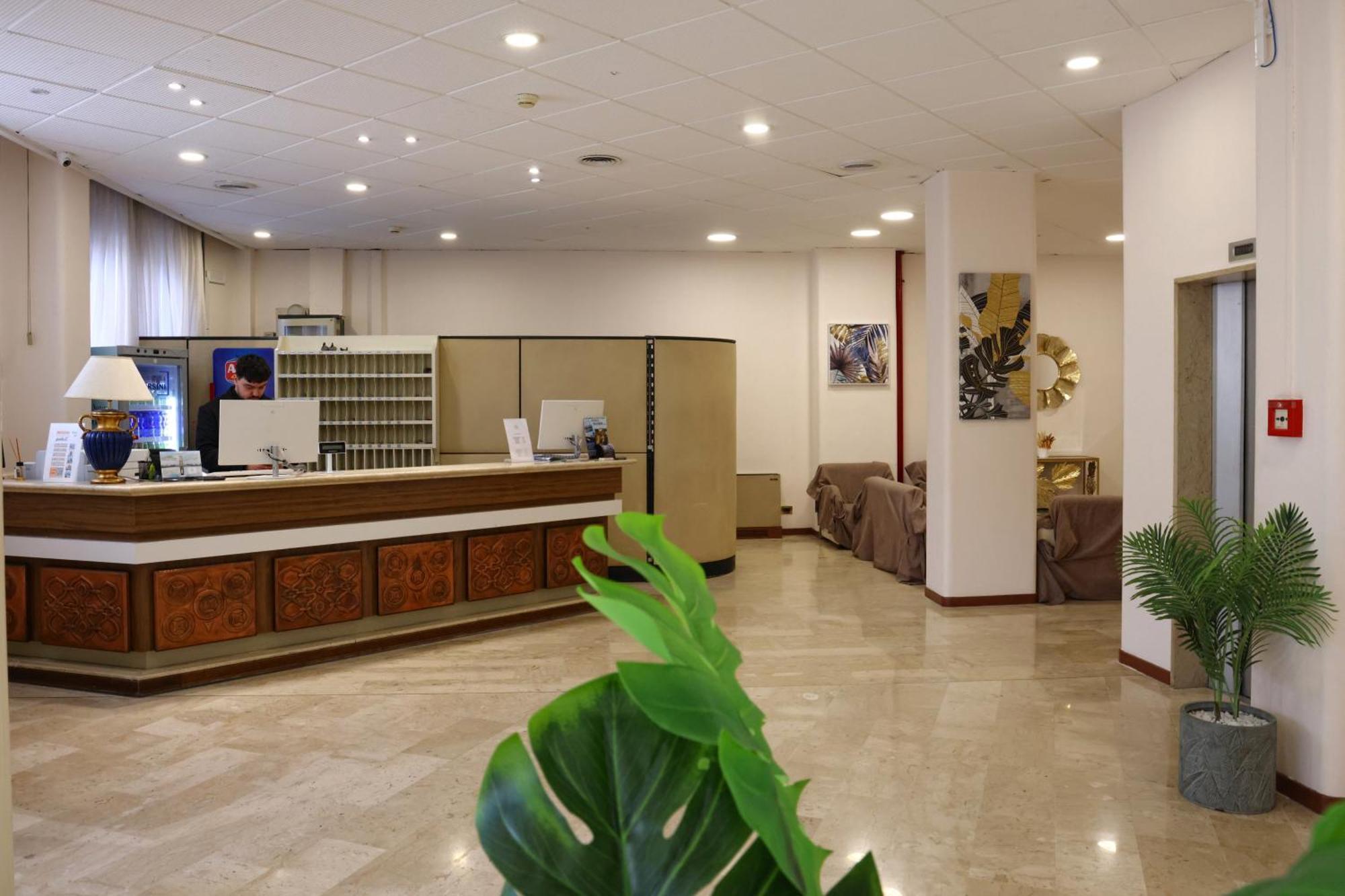 רג'יו די קאלאבריה Hotel Palace Masoanri'S מראה חיצוני תמונה