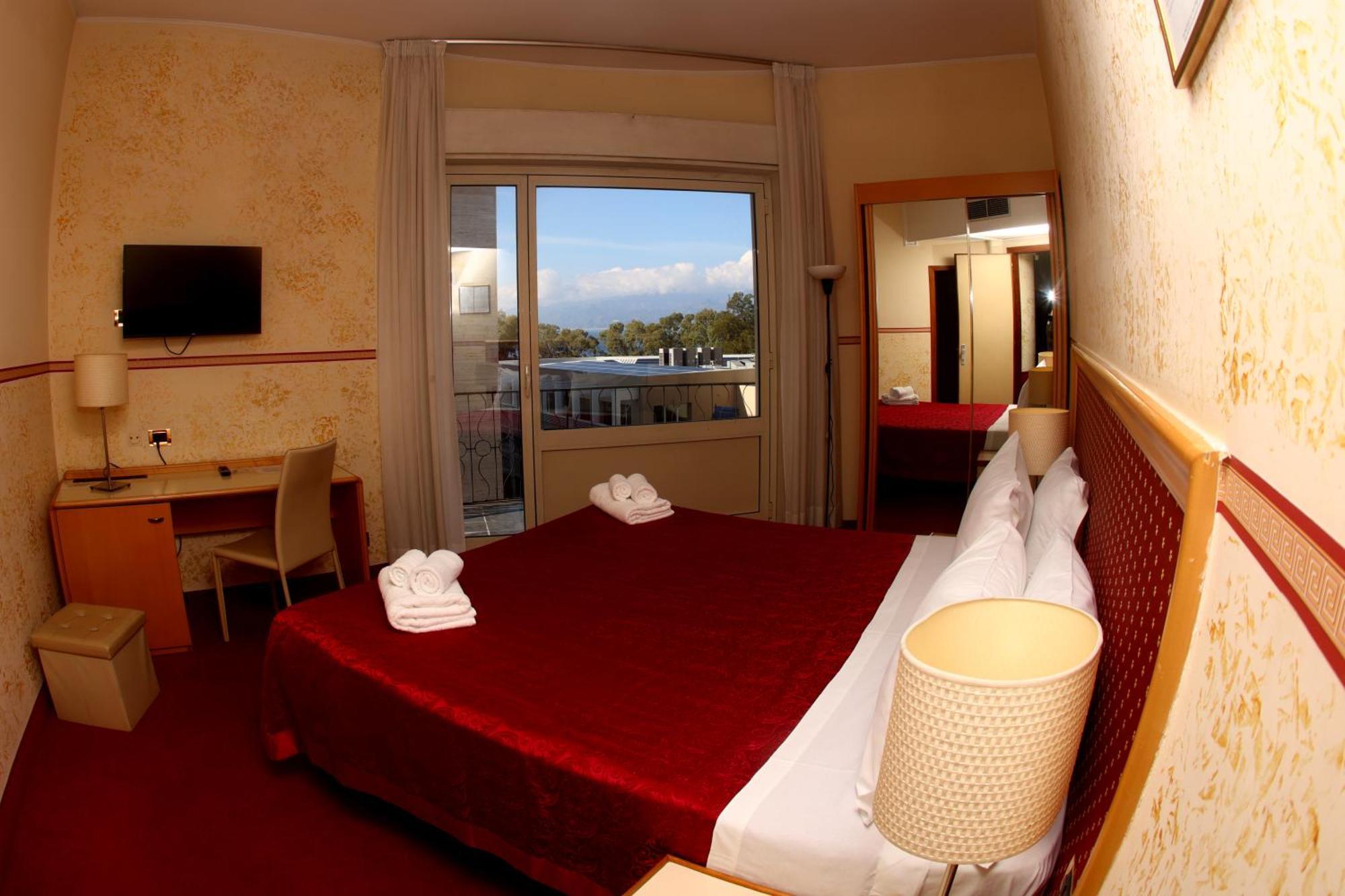 רג'יו די קאלאבריה Hotel Palace Masoanri'S מראה חיצוני תמונה